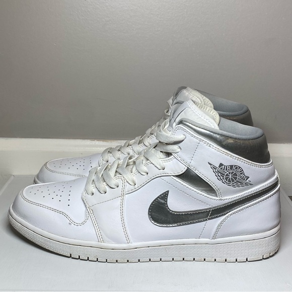 Nike Air Jordan 1 Retro Mid Pure Money Shoes Men’s 11 White Sneakers 554724-105 - Picture 2 of 16